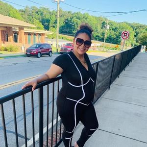 Meet your Posher, Halana